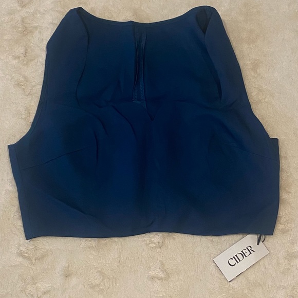 Blue top - Picture 4 of 7